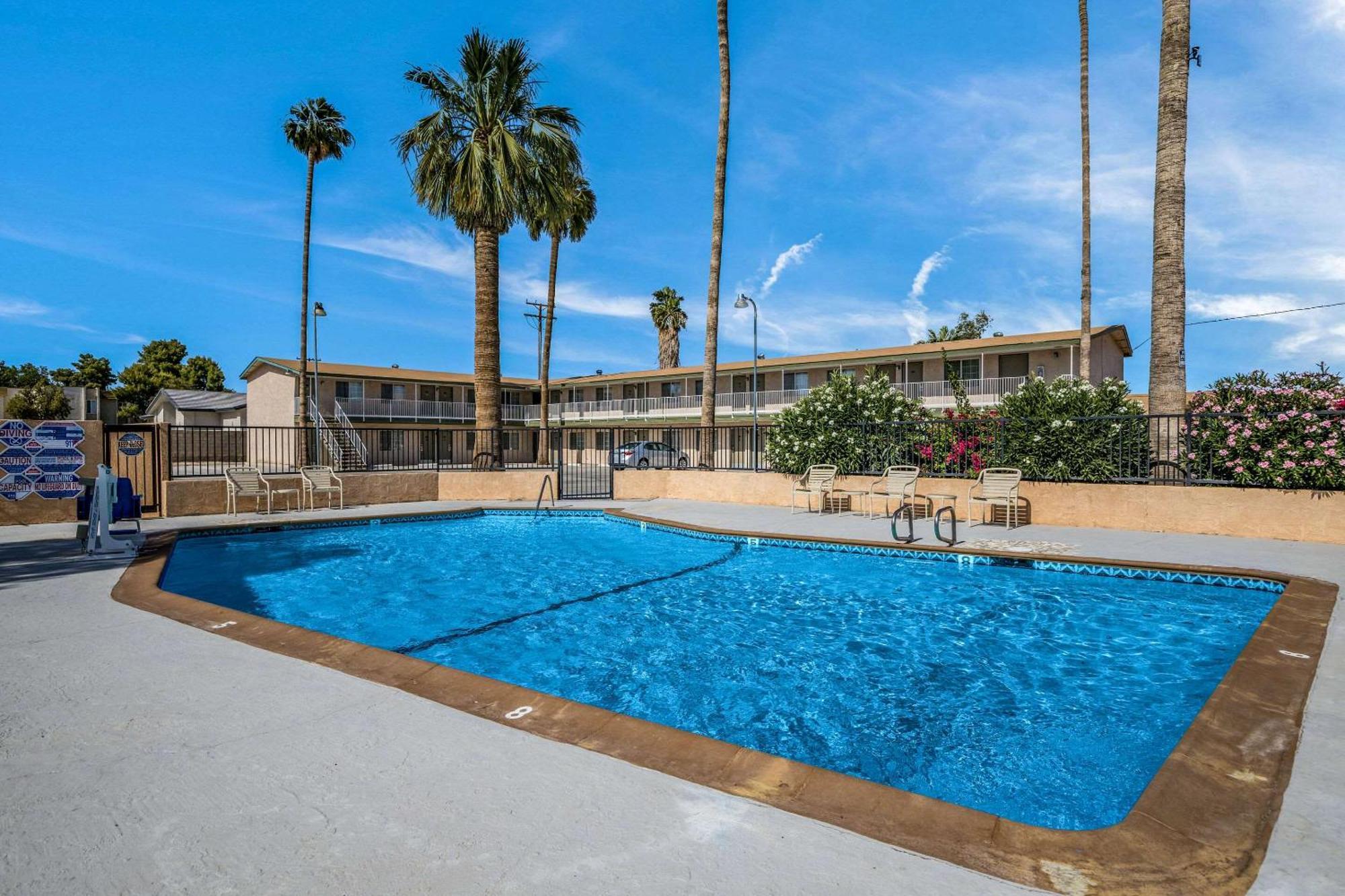 Rodeway Inn & Suites Blythe I-10 Exterior foto